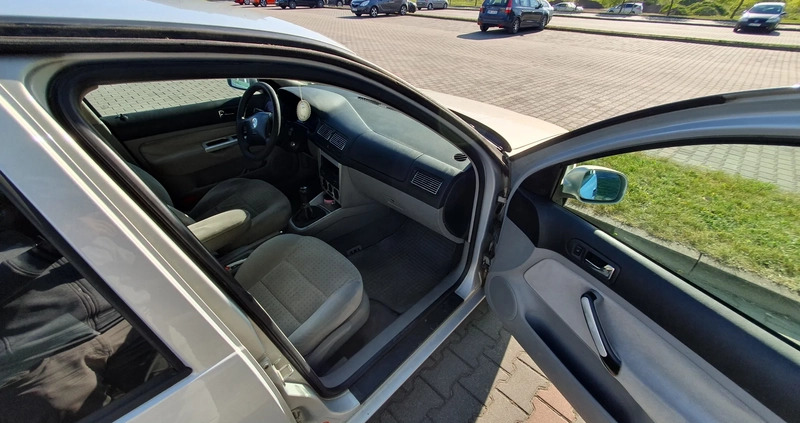Volkswagen Golf cena 6500 przebieg: 245400, rok produkcji 2000 z Łomża małe 79